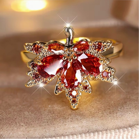 Maple Leaf Ring Size 6.75 Gorgeous Modern New - Picture 1 of 4
